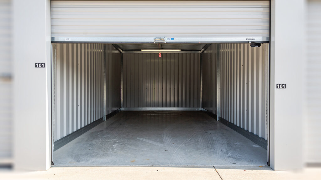 Organized sorting of storage unit items by destination